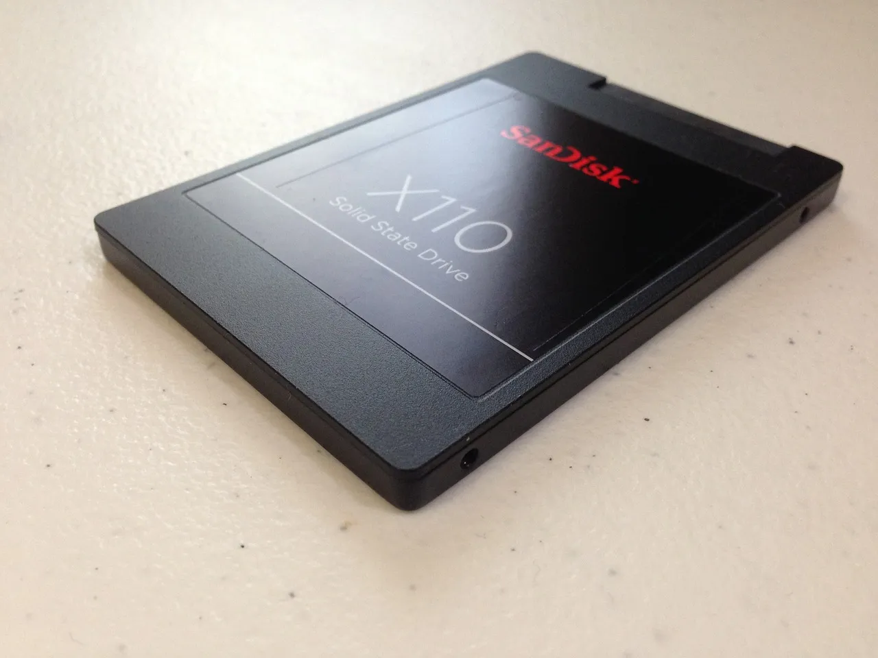 SSD vs HDD comparison: a 2.5-inch SATA SSD for computers without NVMe support