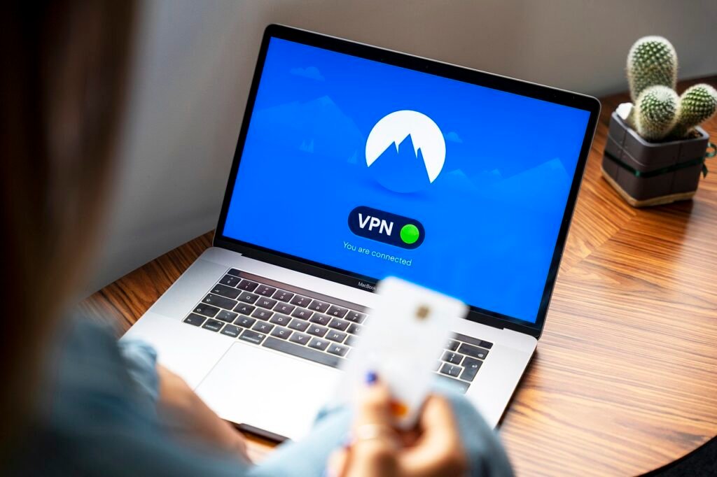 laptop, screen, vpn-5534556.jpg